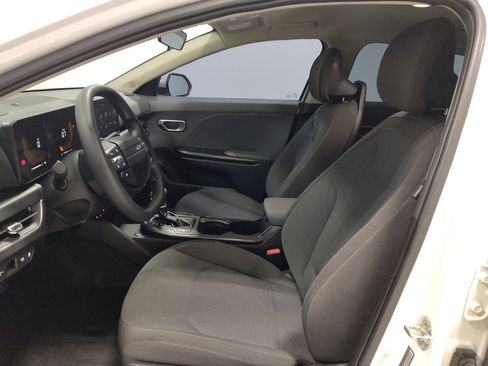 Used 2025 Kia K4 FWD image 17
