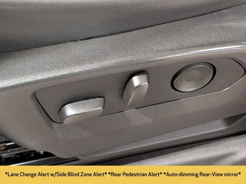 Used 2021 GMC Yukon SLT w/ SLT Luxury Plus Package image 22