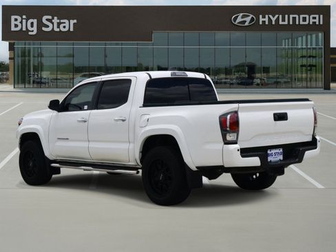 Used 2021 Toyota Tacoma Limited AWD/4WD image 3