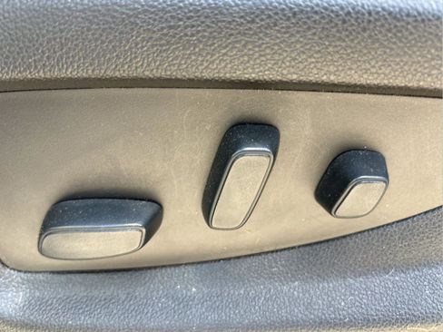 Used 2018 Chevrolet Silverado 1500 LT w/ All Star Edition image 26