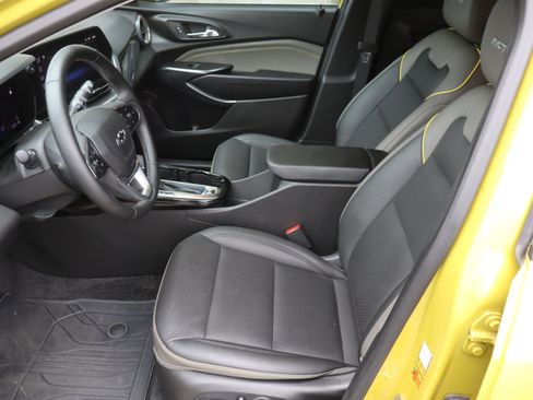 Certified 2024 Chevrolet Trax ACTIV w/ Sunroof Package image 16