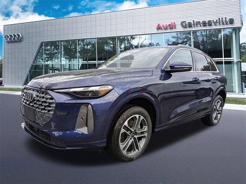 Used 2025 Audi Q5 Premium w/ Convenience Package image 1