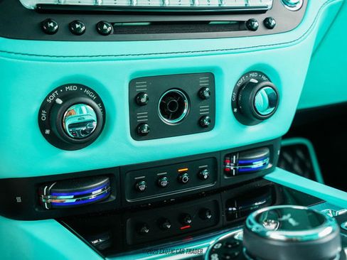 Used 2017 Rolls-Royce Wraith image 28