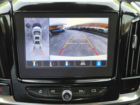 Certified 2023 Chevrolet Traverse LT w/ LT Premium Package FWD image 19