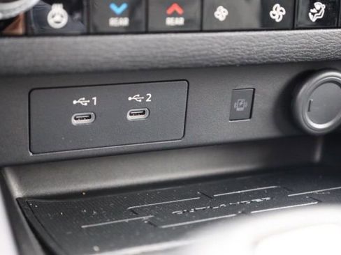 Used 2025 Mitsubishi Outlander SEL image 32