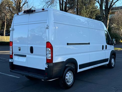 Used 2020 RAM ProMaster 2500 w/ Premium Appearance Group image 5