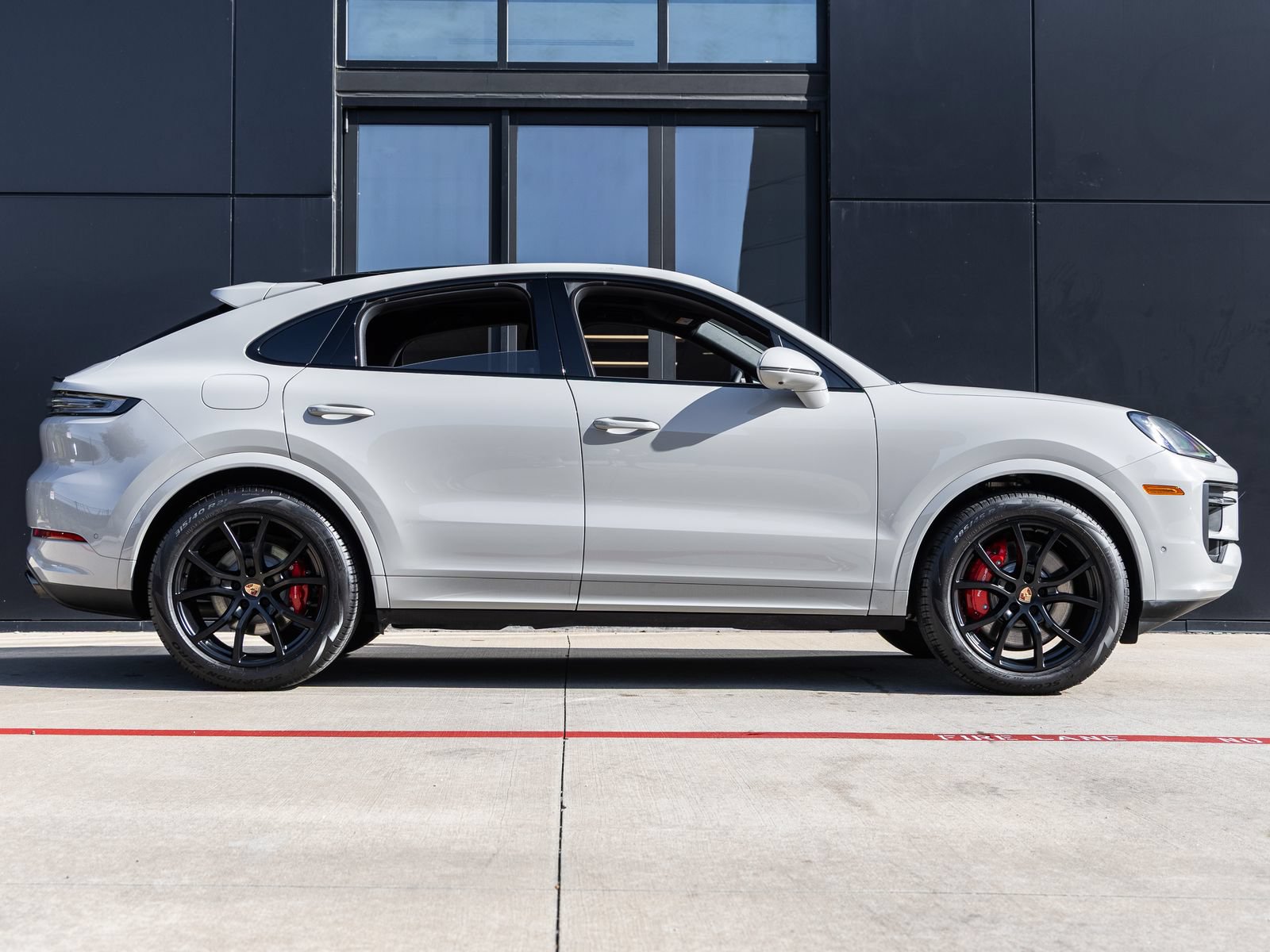 Certified 2026 Porsche Cayenne S AWD/4WD image 12