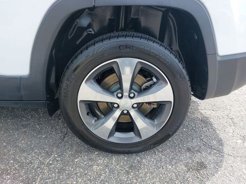 Used 2019 Jeep Cherokee Limited w/ Trailer Tow Group image 35