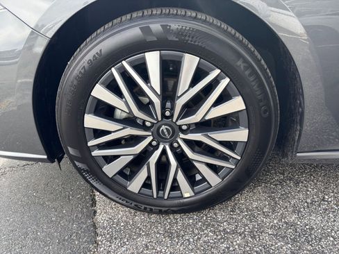 Used 2025 Nissan Altima 2.5 SV FWD image 24
