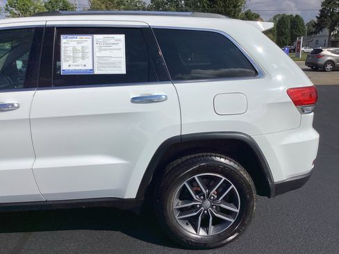 Used 2017 Jeep Grand Cherokee Limited image 4
