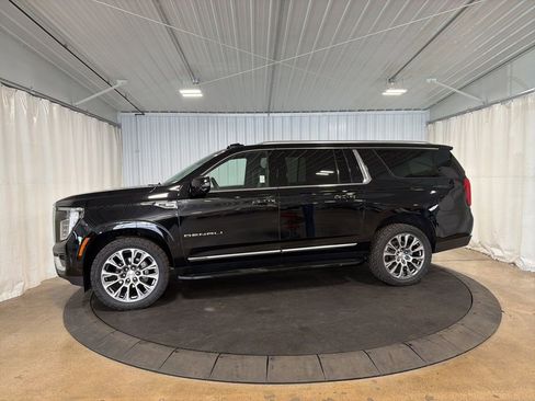 Certified 2025 GMC Yukon XL Denali AWD/4WD image 2