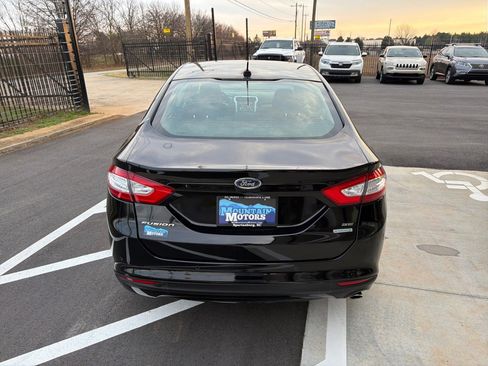 Used 2016 Ford Fusion SE image 5