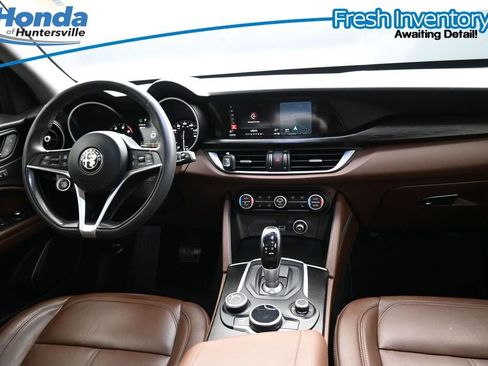 Used 2018 Alfa Romeo Stelvio AWD image 15
