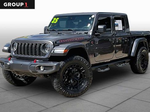 Used 2025 Jeep Gladiator Rubicon w/ Convenience Group AWD/4WD image 1