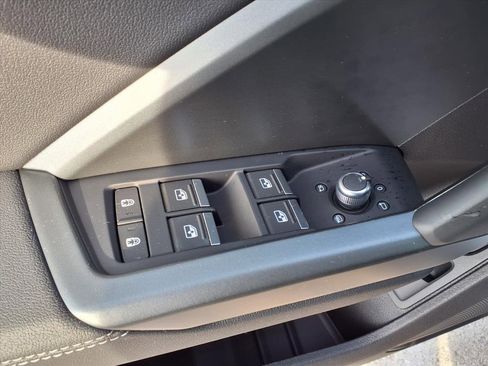 Used 2025 Audi Q3 2.0T Premium w/ Convenience Package image 12