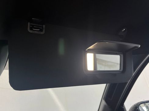 Used 2025 Toyota Tacoma SR5 image 84