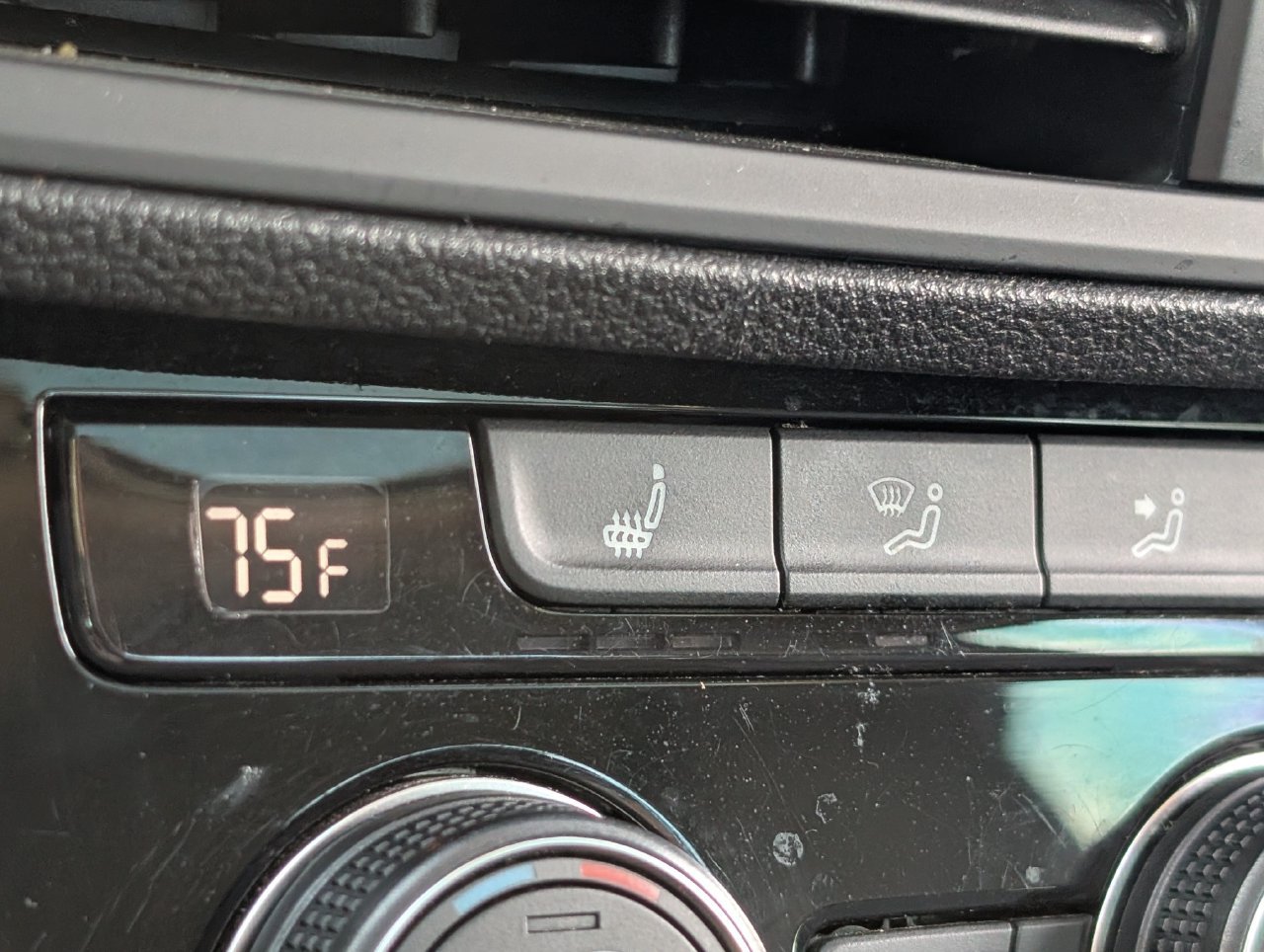 Used 2019 Volkswagen Jetta SE FWD image 18
