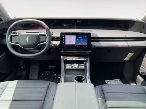 New 2026 Lincoln Nautilus Reserve w/ Jet Appearance Package AWD/4WD image 10