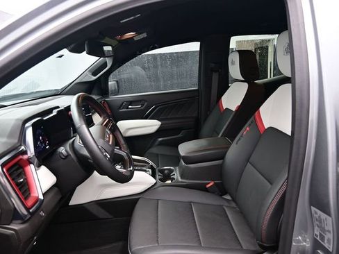 Used 2024 GMC Canyon AT4X w/ AT4X AEV Edition image 14