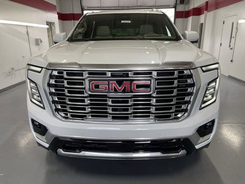 New 2026 GMC Yukon Denali AWD/4WD image 2