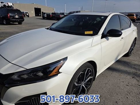 Used 2024 Nissan Altima 2.5 SR w/ SR Premium Package FWD image 5