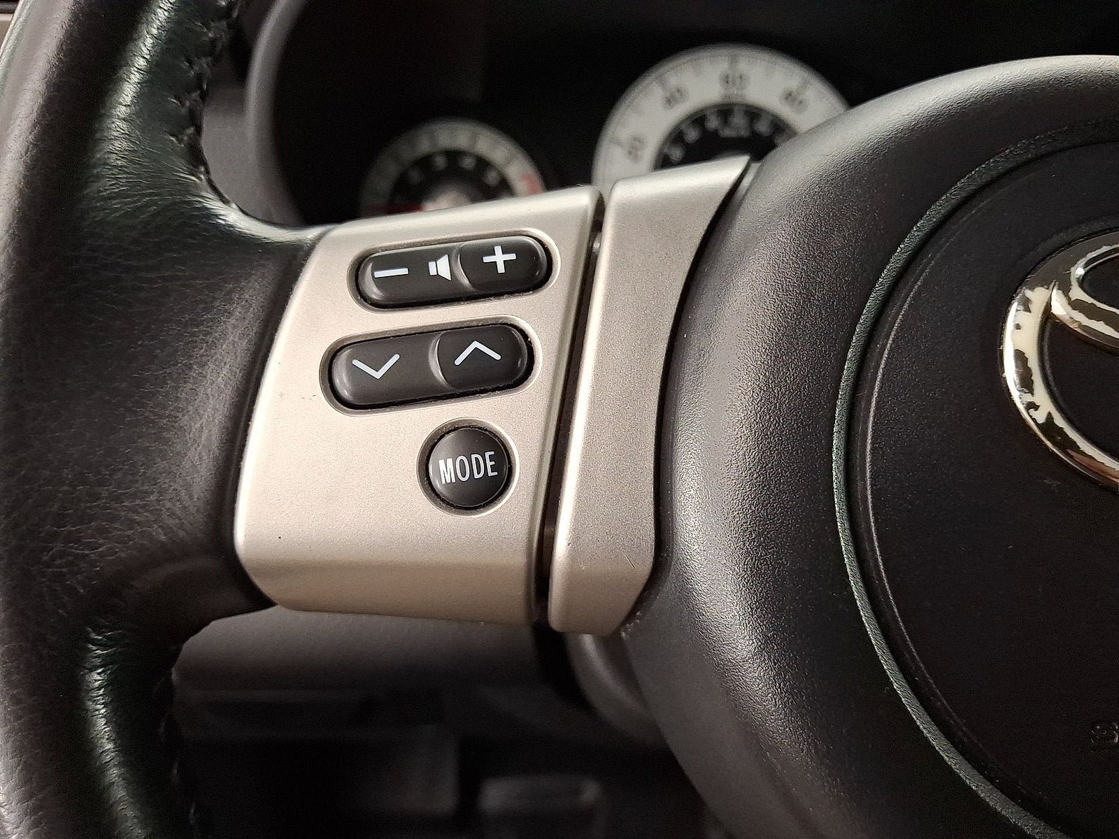 Used 2011 Toyota FJ Cruiser 4WD w/ Trail Teams Special Edition image 9