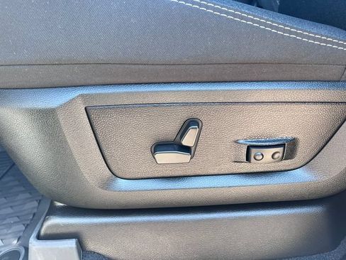 Used 2025 RAM 2500 Big Horn AWD/4WD image 15
