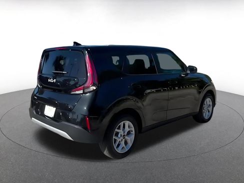 Used 2025 Kia Soul LX w/ LX Technology Package image 15