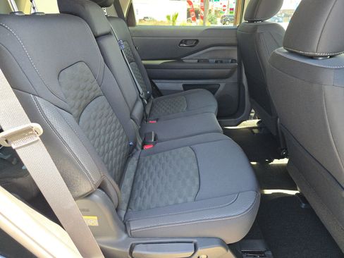 New 2026 Nissan Pathfinder SV image 19