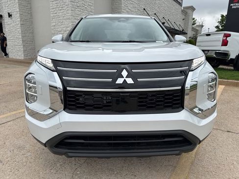 New 2026 Mitsubishi Outlander ES AWD/4WD image 2