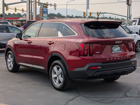 Used 2022 Kia Sorento LX AWD/4WD image 5