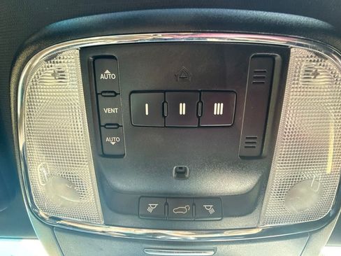 Used 2019 Jeep Grand Cherokee Altitude AWD/4WD image 27