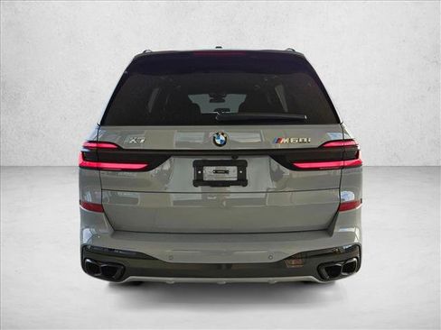 Used 2025 BMW X7 M60i image 6