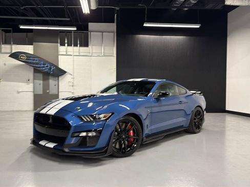 Used 2020 Ford Mustang Shelby GT500 w/ Technology Package RWD image 2