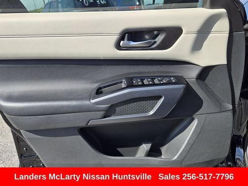 Used 2023 Nissan Pathfinder SL w/ SL Premium Package FWD image 24