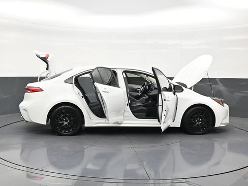 Used 2021 Toyota Corolla LE FWD image 29