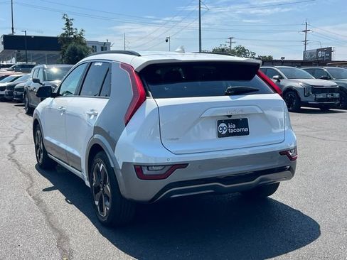 Used 2023 Kia Niro Wave w/ Wave Preserve Package FWD image 10