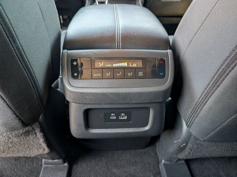 Certified 2025 Nissan Pathfinder SV AWD/4WD image 38