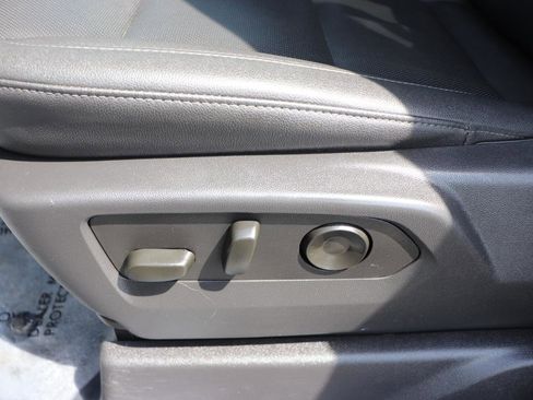 Used 2025 GMC Sierra 1500 SLT image 47