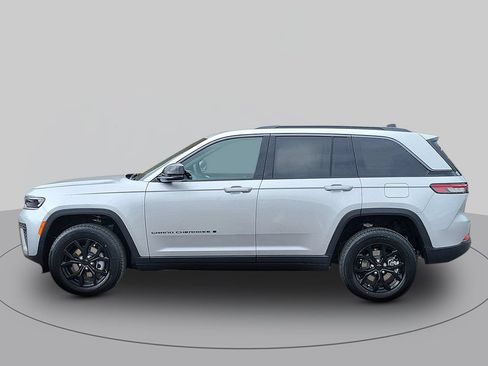 New 2026 Jeep Grand Cherokee Altitude AWD/4WD image 6