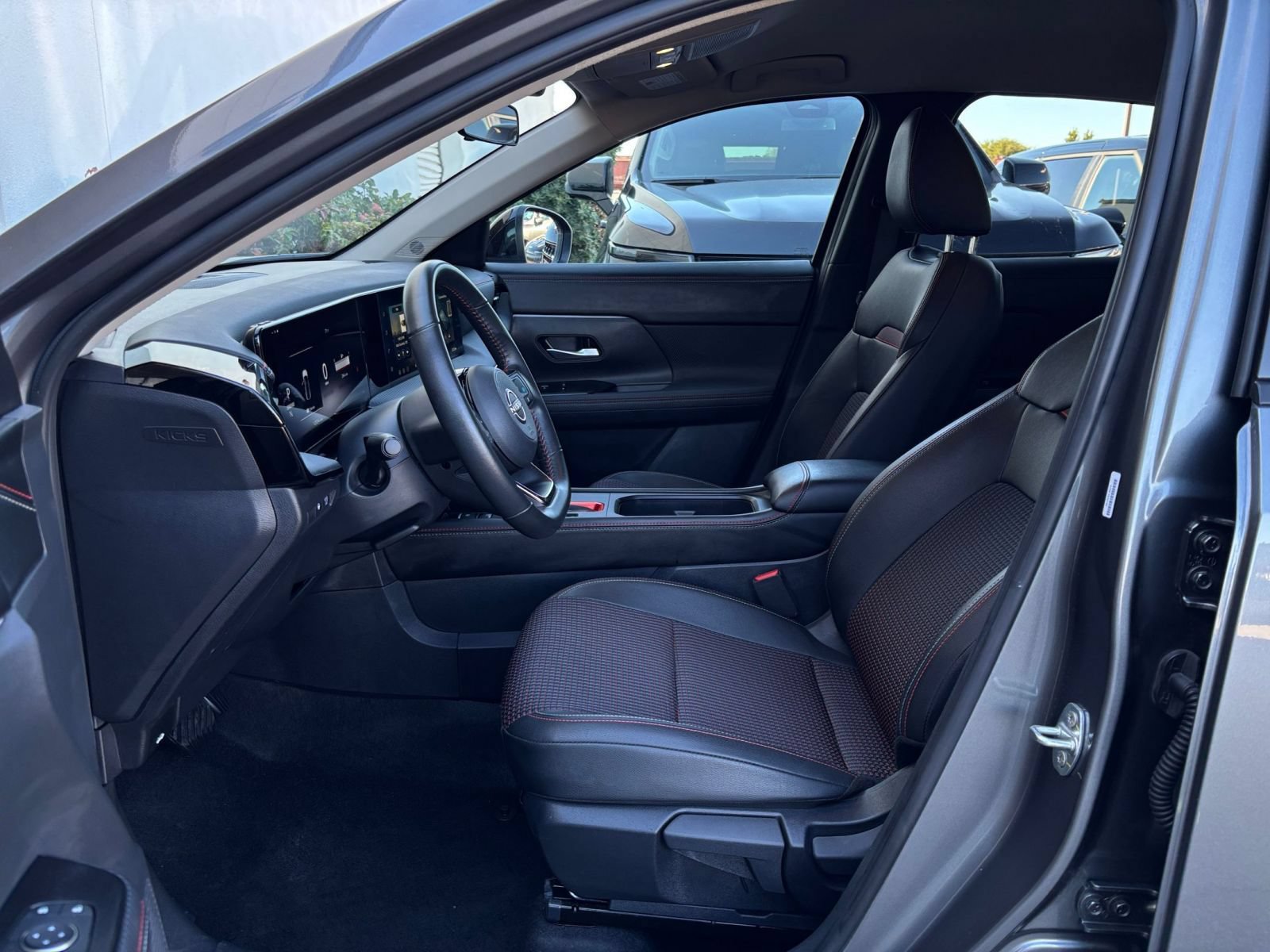 Used 2026 Nissan Kicks SR FWD image 26