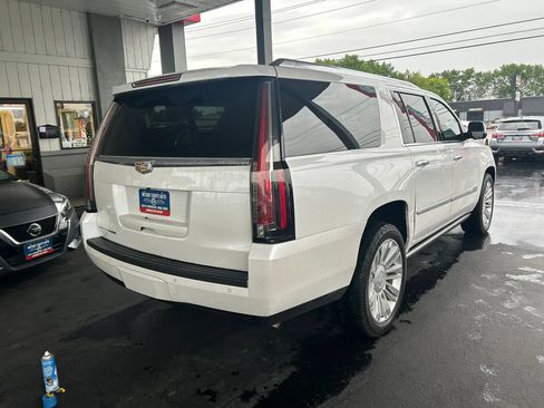 Used 2016 Cadillac Escalade ESV Platinum AWD/4WD image 11