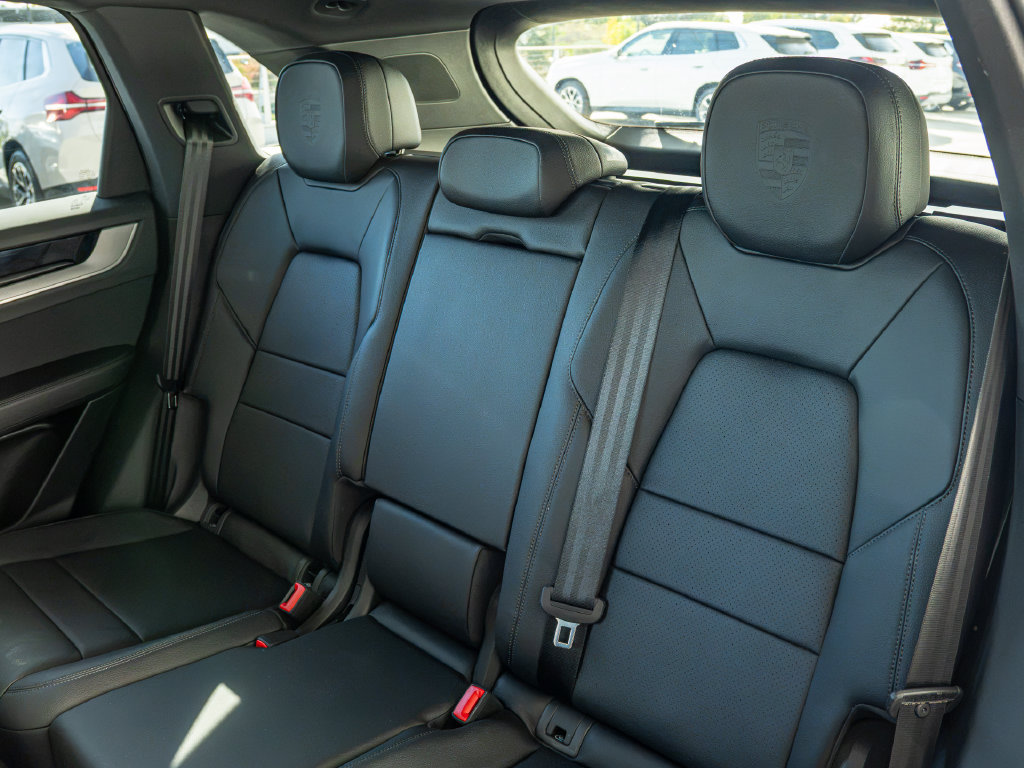 Certified 2026 Porsche Cayenne AWD/4WD image 13