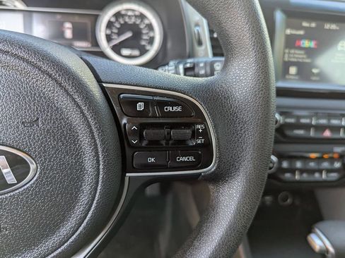 Used 2019 Kia Niro LX image 26