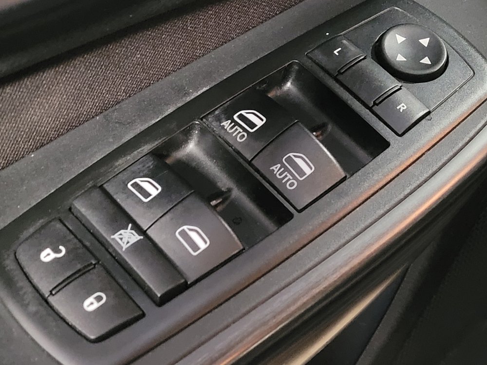 Used 2015 Jeep Cherokee Latitude AWD/4WD image 27