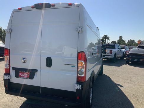 New 2025 RAM ProMaster 3500 w/ Convenience Group FWD image 12