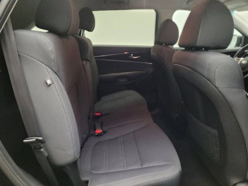 Used 2020 Kia Sorento LX FWD image 19