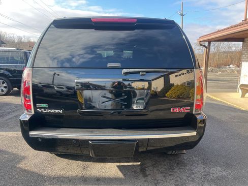 Used 2010 GMC Yukon Denali image 7