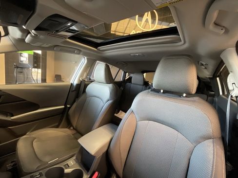 Used 2024 Subaru Crosstrek 2.0i Premium image 11