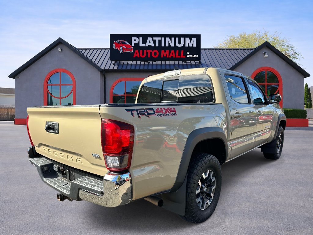Used 2019 Toyota Tacoma TRD Off-Road AWD/4WD image 3
